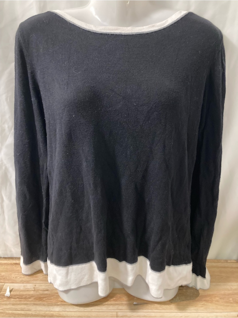 Jones New York Black White Trim Boat Neck Sweater Size S